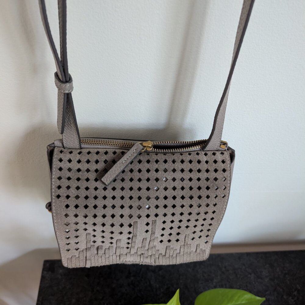 Vince Camuto Storm Gray crossbody bag - Picture 4 of 8